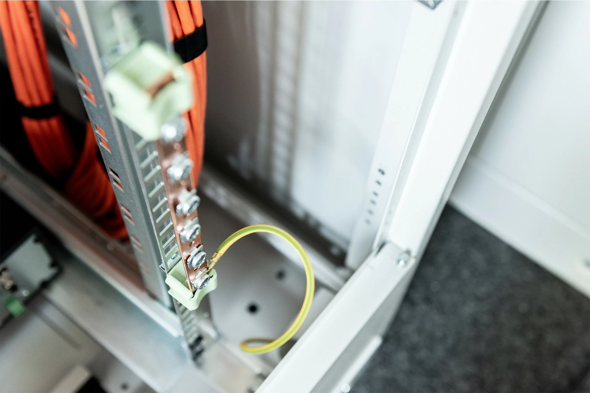 Aksesor rrjeti Digitus Potential Equalization Bar 220mm, shumëngjyrëshe