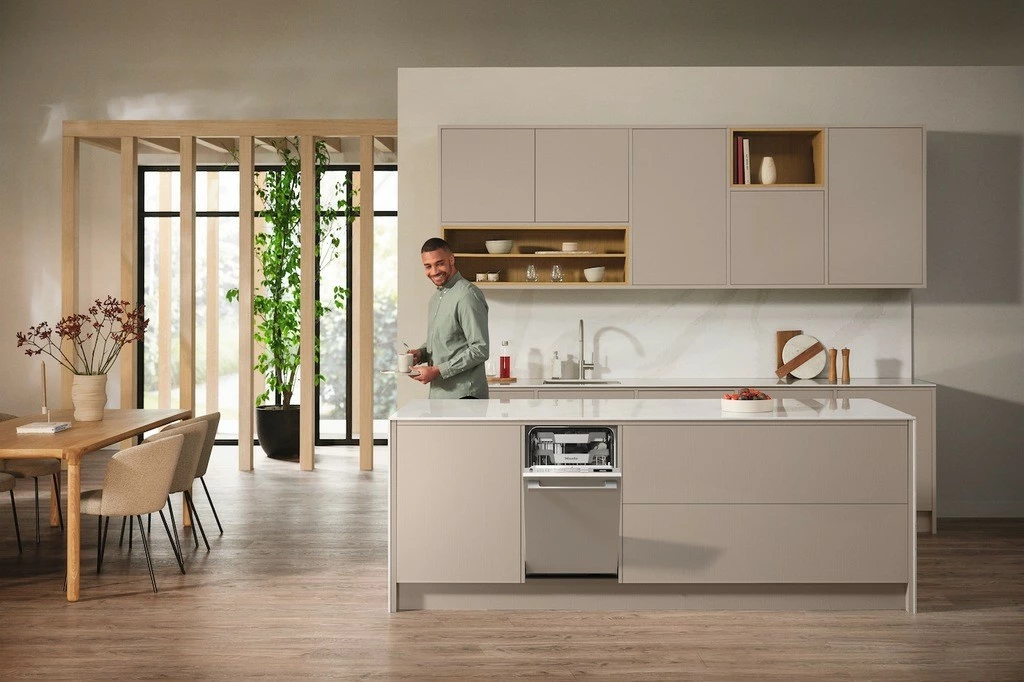 Enëlarëse plotësisht e integruar Miele G 5790 SCVi SL, 9 servise, CleanSteel