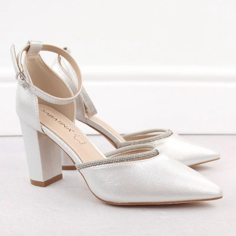 Sandale të mbyllura për femra Sabatina, bezhë