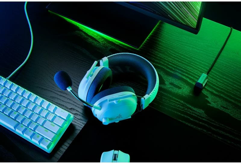 Kufje me mikrofon wireless, Razer BlackShark V2 Pro 2023 RZ04-04530200-R3M1, 50 mm, HyperSpeed 2.4 GHz, THX Spatial Audio, 70 orë bateri, USB-C, e bardhë
