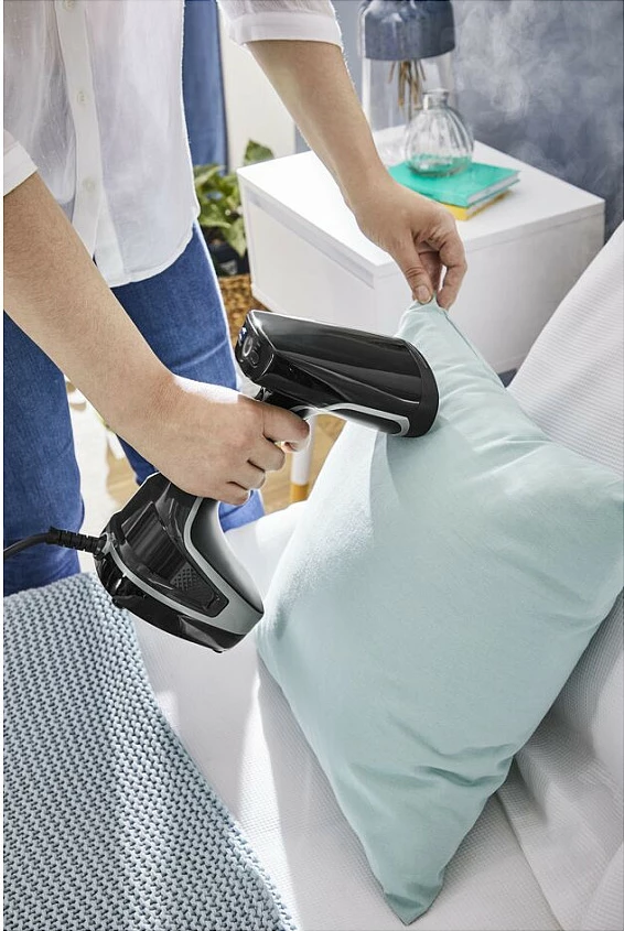 Hekur me avull Tefal Access Steam Force DT8270E1, 2000W, depozitë 0.2L, i zi
