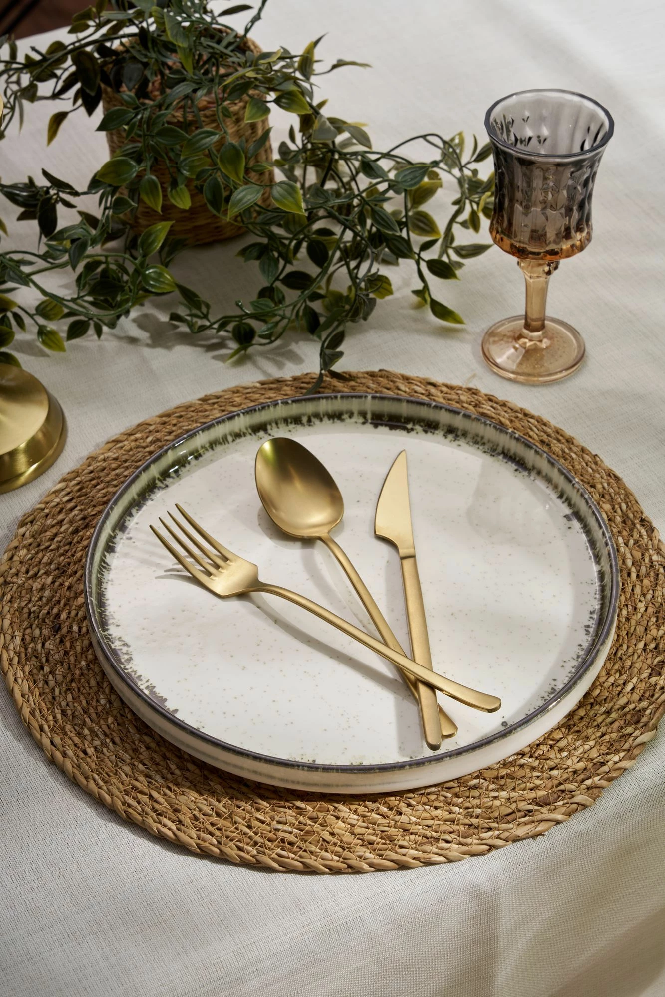 Set enësh për drekë (24 copë), Hermia Concept, Roundy, ngjyrë kafe