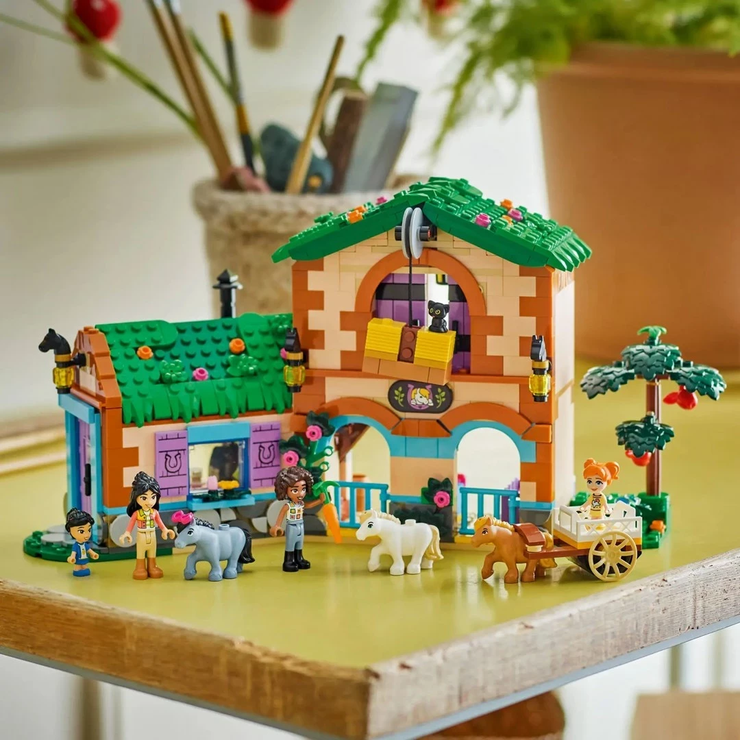 Set LEGO Friends Pony Ranch & Stable 42654, 727 pjesë, për fëmijë 7+