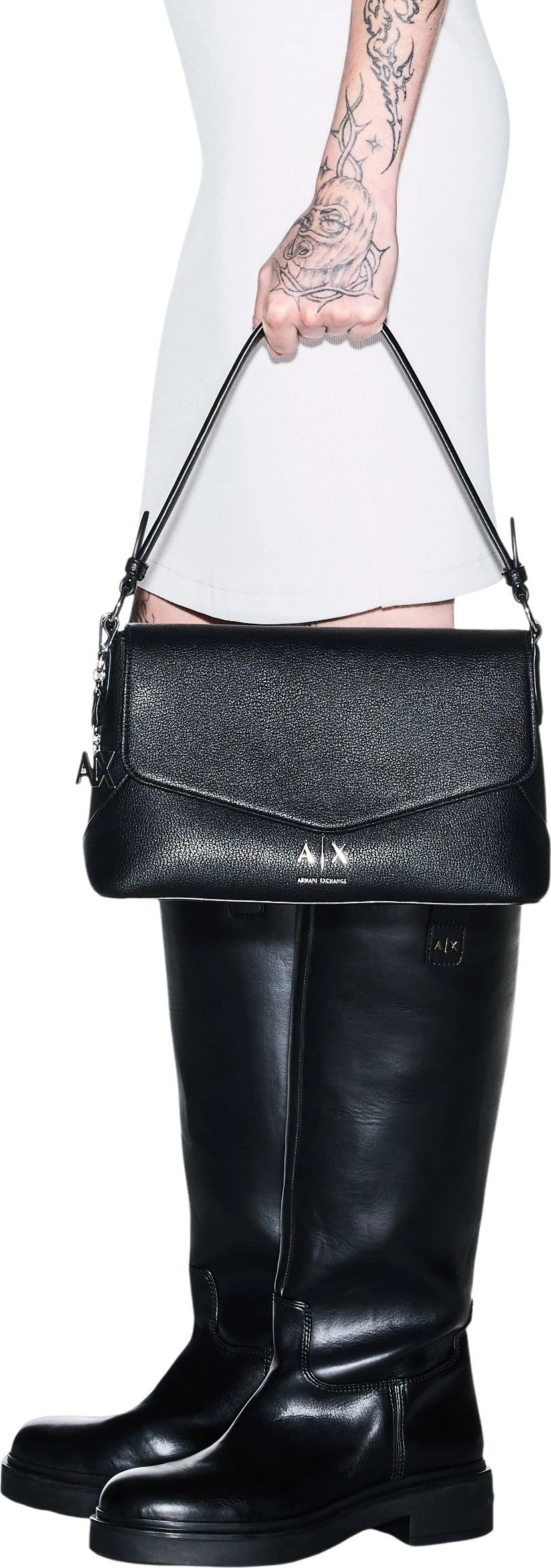 Çantë krahu për femra Armani Exchange XW003145 AF26569, e zezë