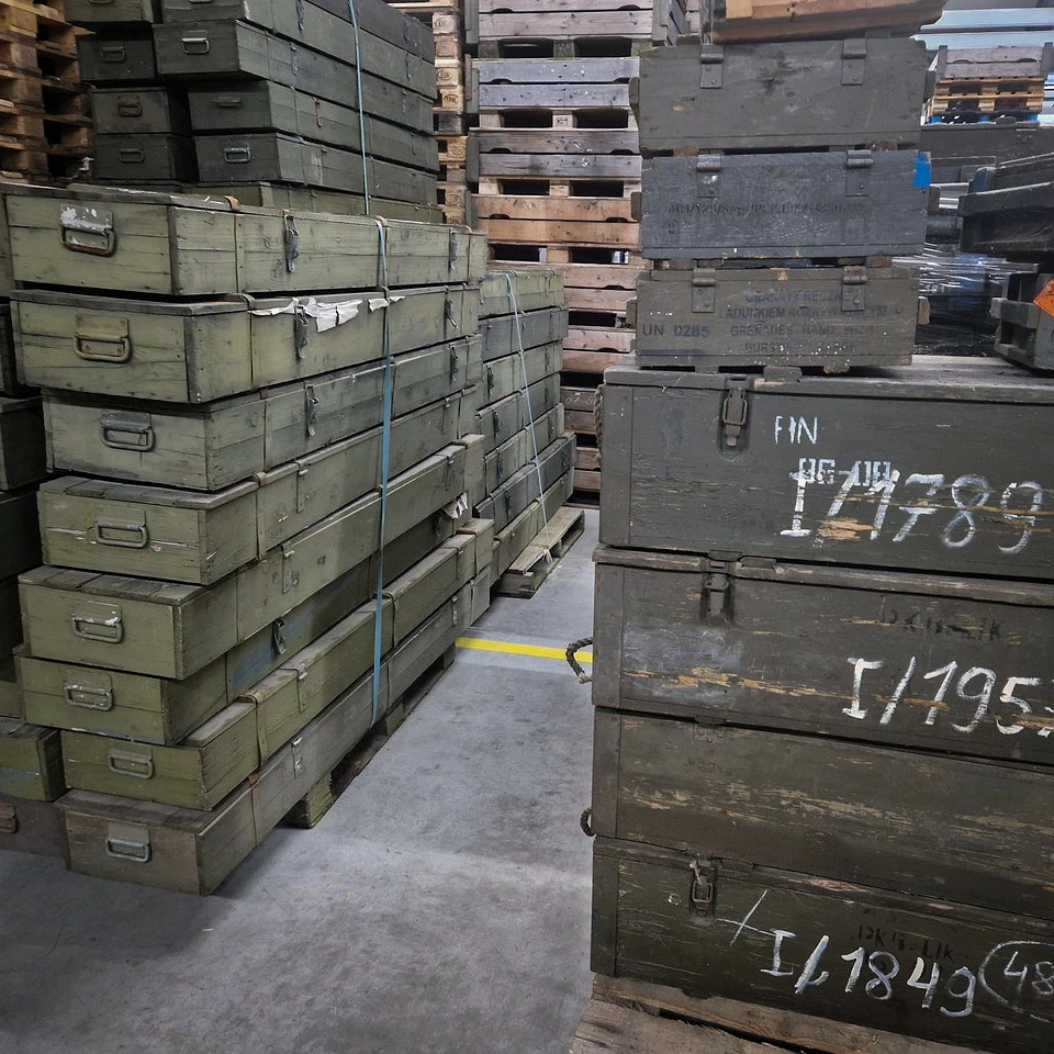 Kuti Municioni Various Wooden army box #4 set 86X42X42CM