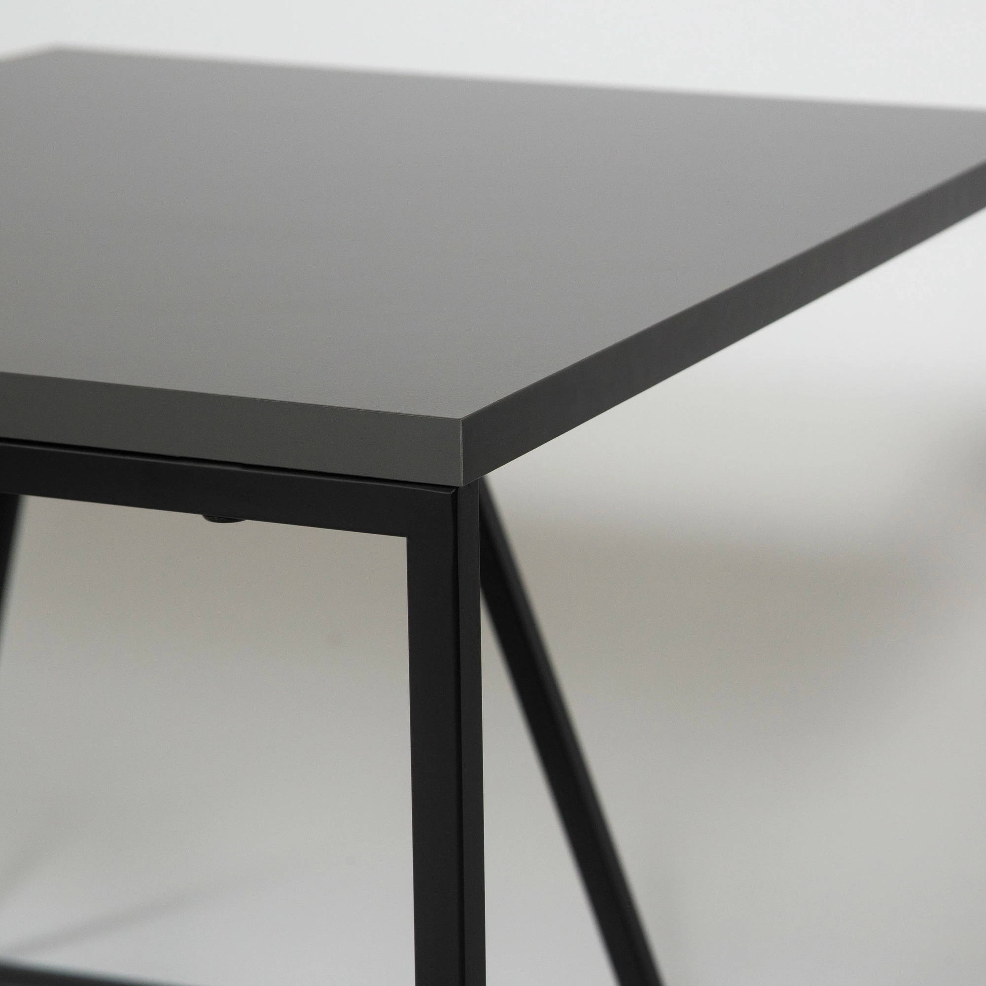 Set tavolinash kafeje Skye Decor, ngjyrë antracit