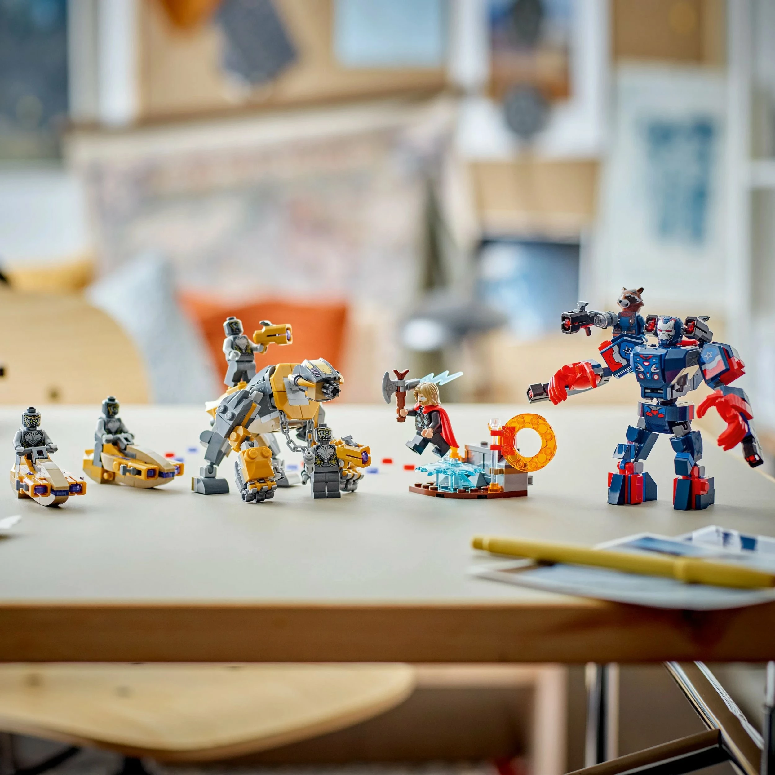 Set LEGO Marvel Avengers: Endgame Thor vs. Chitauri 76322, 373 copë