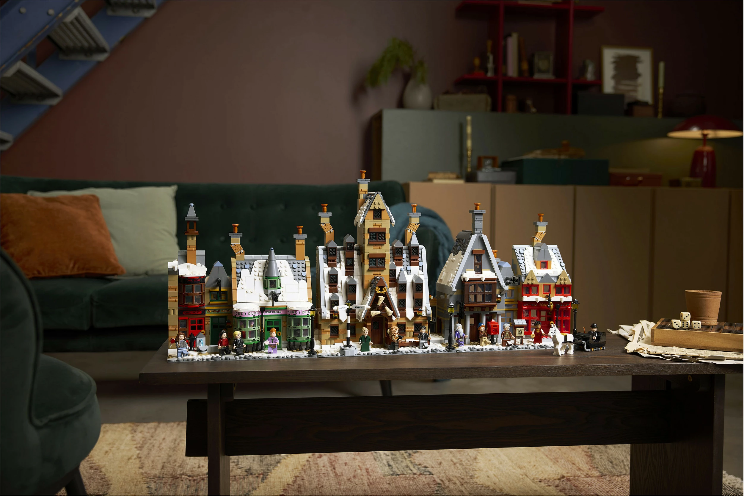 Set ndërtimi LEGO Harry Potter 76457 Hogsmeade Village (Collectors Edition), 3228 copë, 18+, multicolor