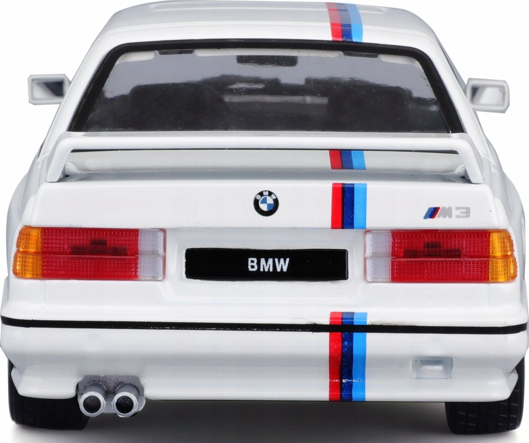 Model makine Bburago BMW 3 Series M3 1988 (E30) 1:24, metal, dyer të lëvizshme, 18.5 cm, e bardhë