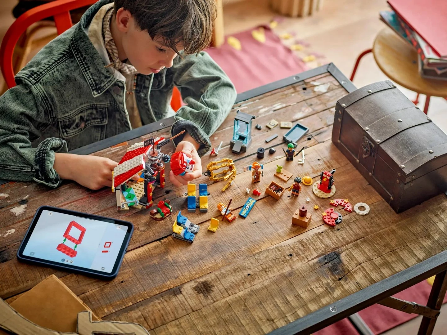 Set lodrash LEGO One Piece 75637 Buggy the Clown's Circus Tent, 4 minifigura