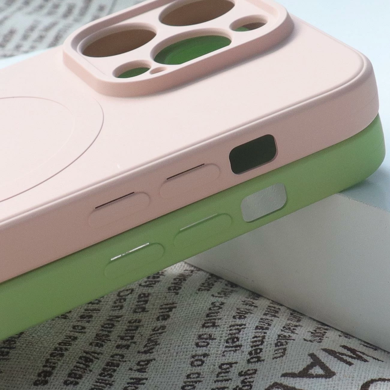 Mbështjellës silikoni Hurtel për iPhone 15 Pro Max, MagSafe, Rozë