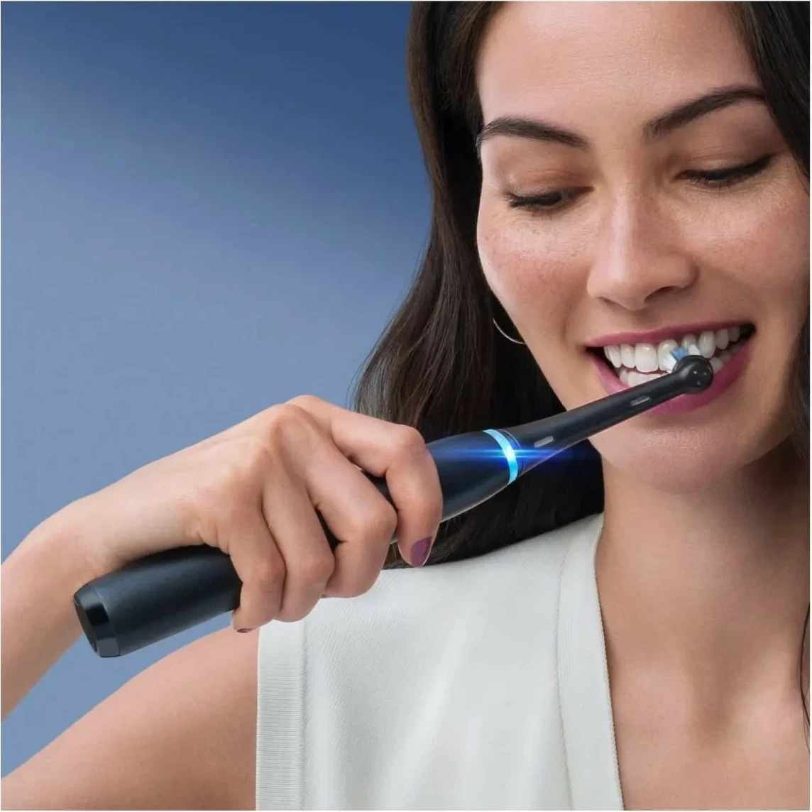 Furçë dhëmbësh elektrike Oral-B iO 8N, me Bluetooth, 6 mënyra pastrimi, ngjyrë e zezë