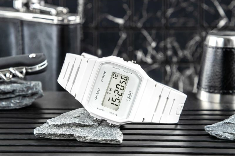 Orë dore unisex Casio F-91WB-7AEF, e bardhë, me kuti
