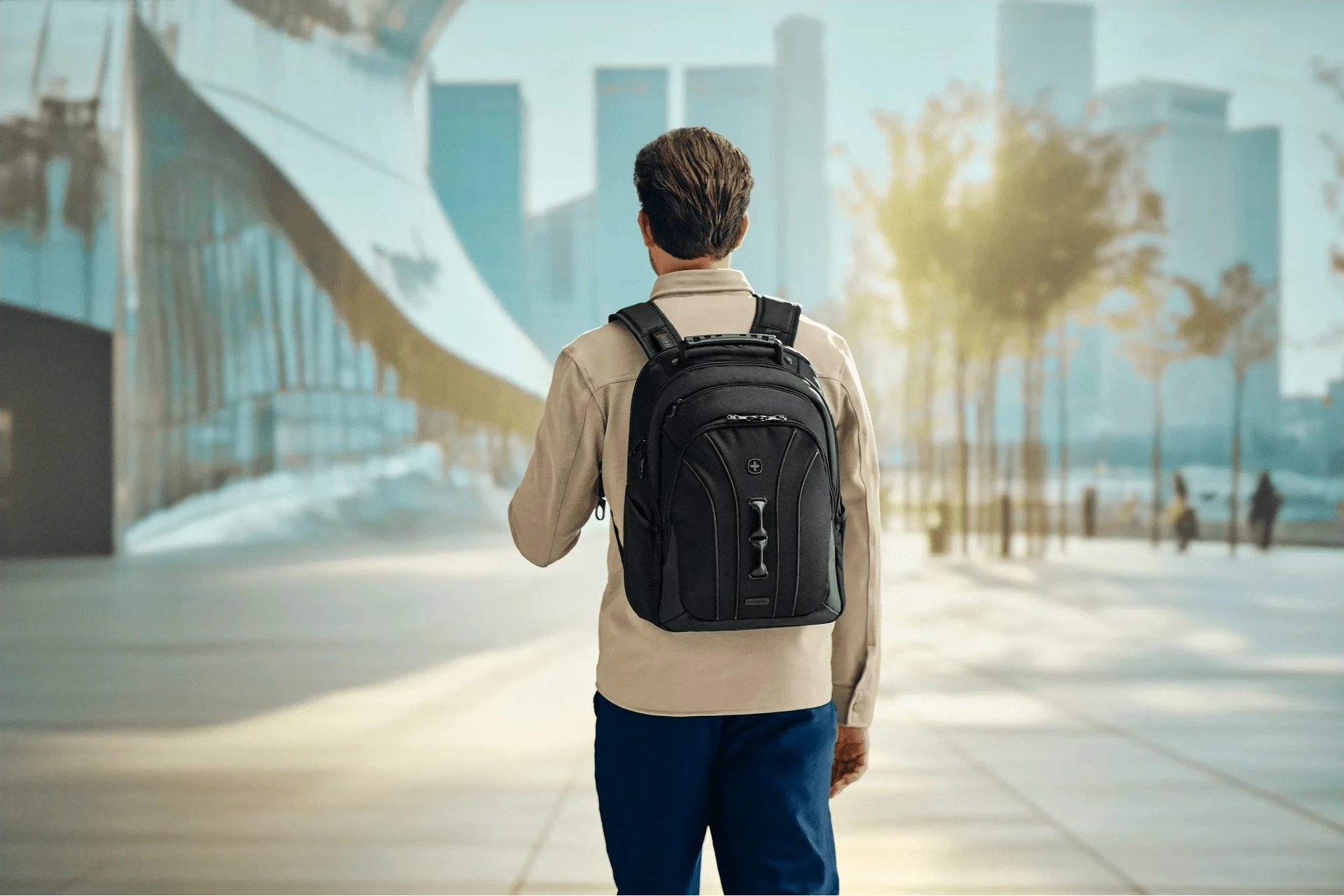 Çantë shpine Wenger Legacy Black Series 16 inç, e zezë