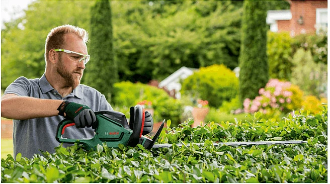 Gërshërë elektrike për gardh Bosch UniversalHedgeCut 60, 480W, teh 50cm, e zezë/jeshile/kuqe