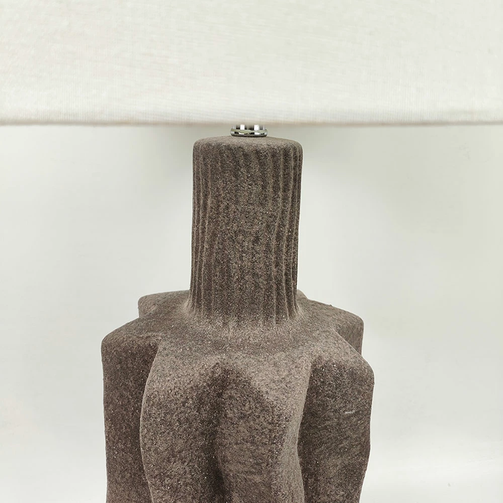 Llambë tavoline EGLI, qeramikë gri e errët, abazhur lino i bardhë, 32x32x56cm