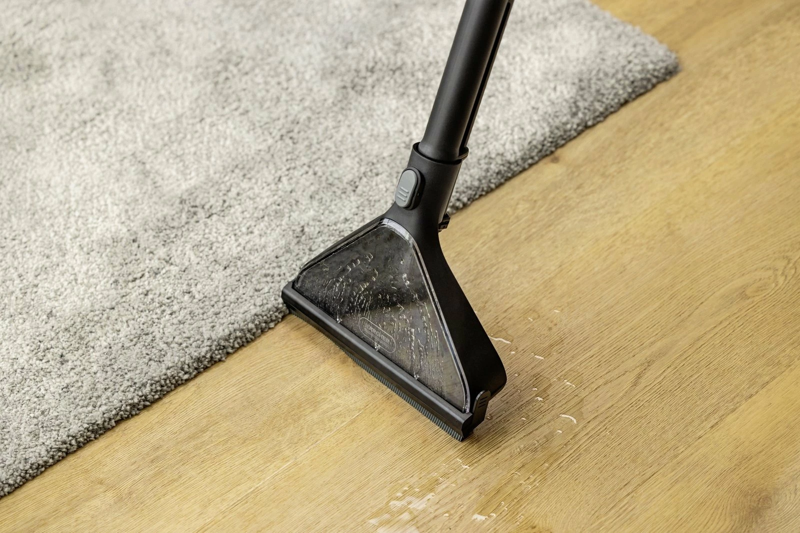 Fshesë me larje (wet & dry) Karcher SE 4 (1.081-150.0), 1000 W, depo 4 L, pa qese, e bardhë