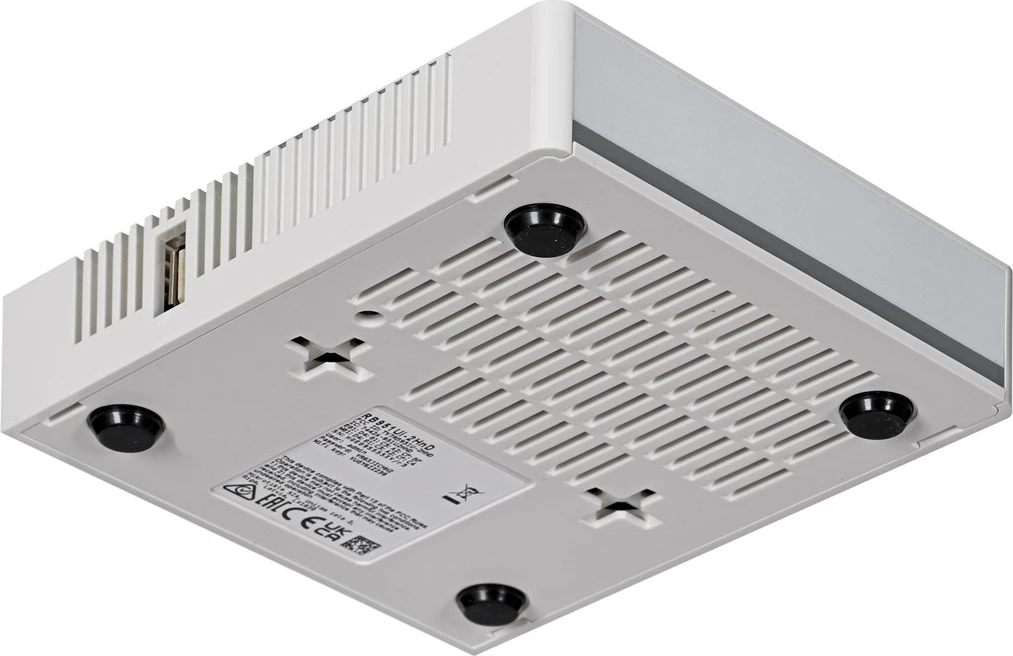 Router MikroTik RB951Ui-2HnD, PoE, Bardhë