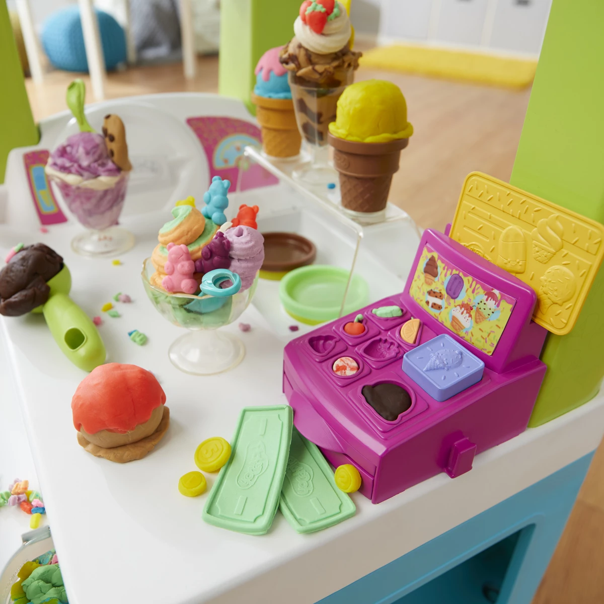 Set lodër për fëmijë Play-Doh Kitchen Creations Ultimate Ice Cream Truck 
