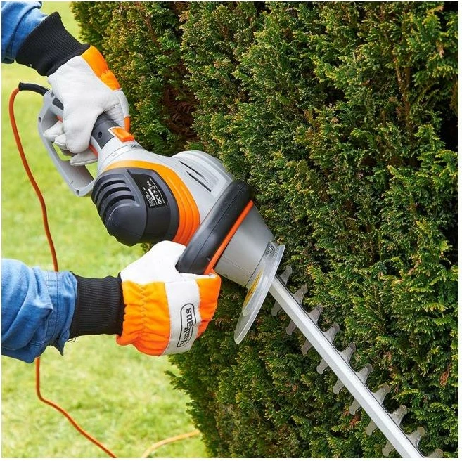 Prerëse elektrike për gardh VONHAUS 2515206 710W, teh 61cm, prerje 24mm, kabllo 10m, bardhë/zezë/portokalli