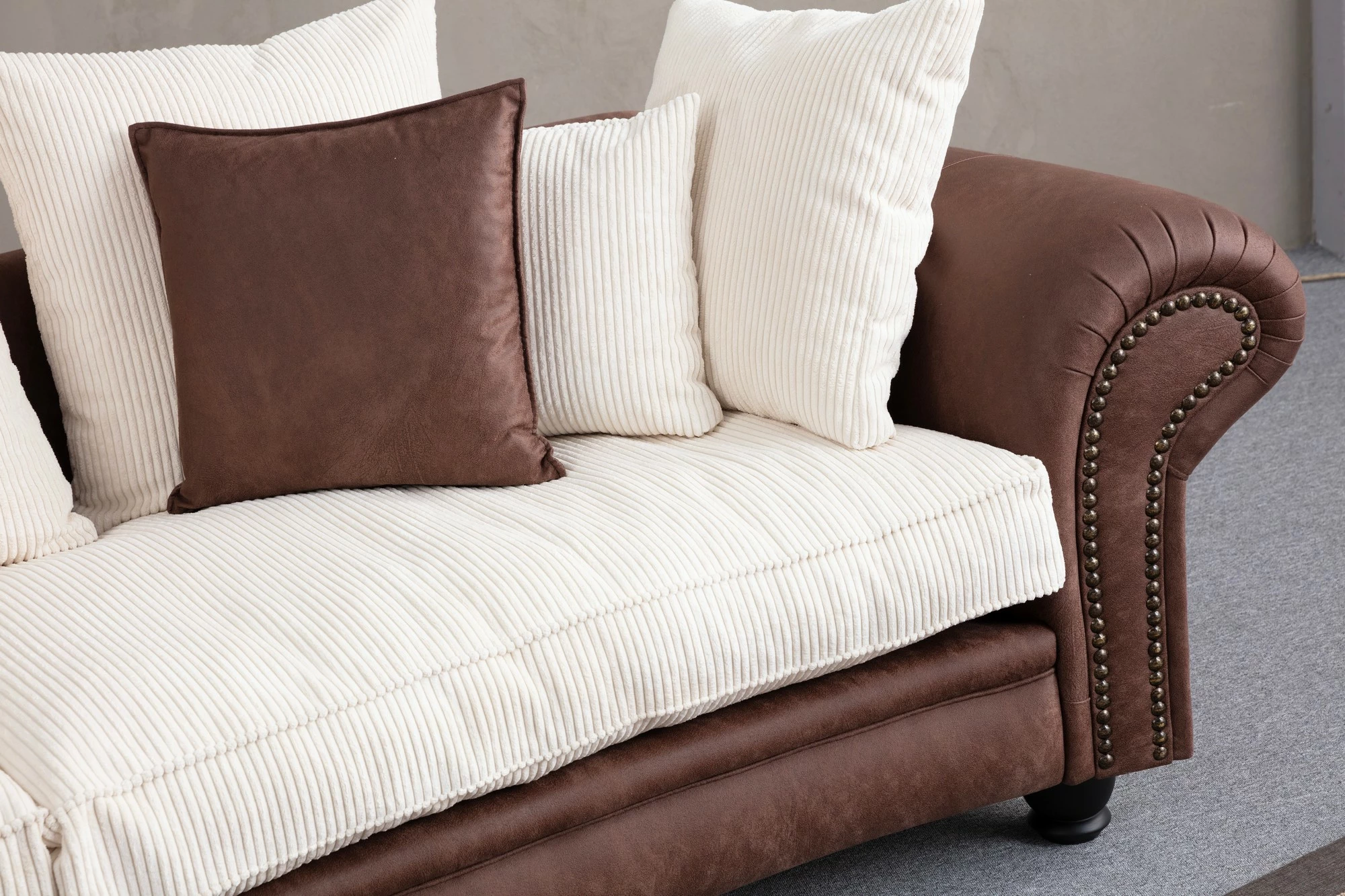 Divan treshe Atelier del Sofa, Fresno 3, kafe-bardhë