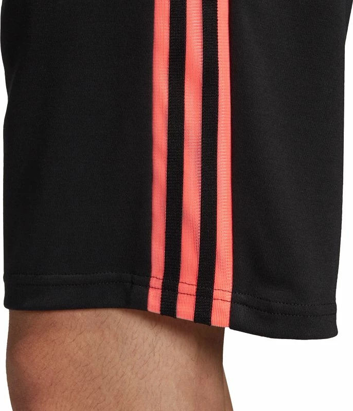 Shorce për meshkuj adidas Tango, të zeza