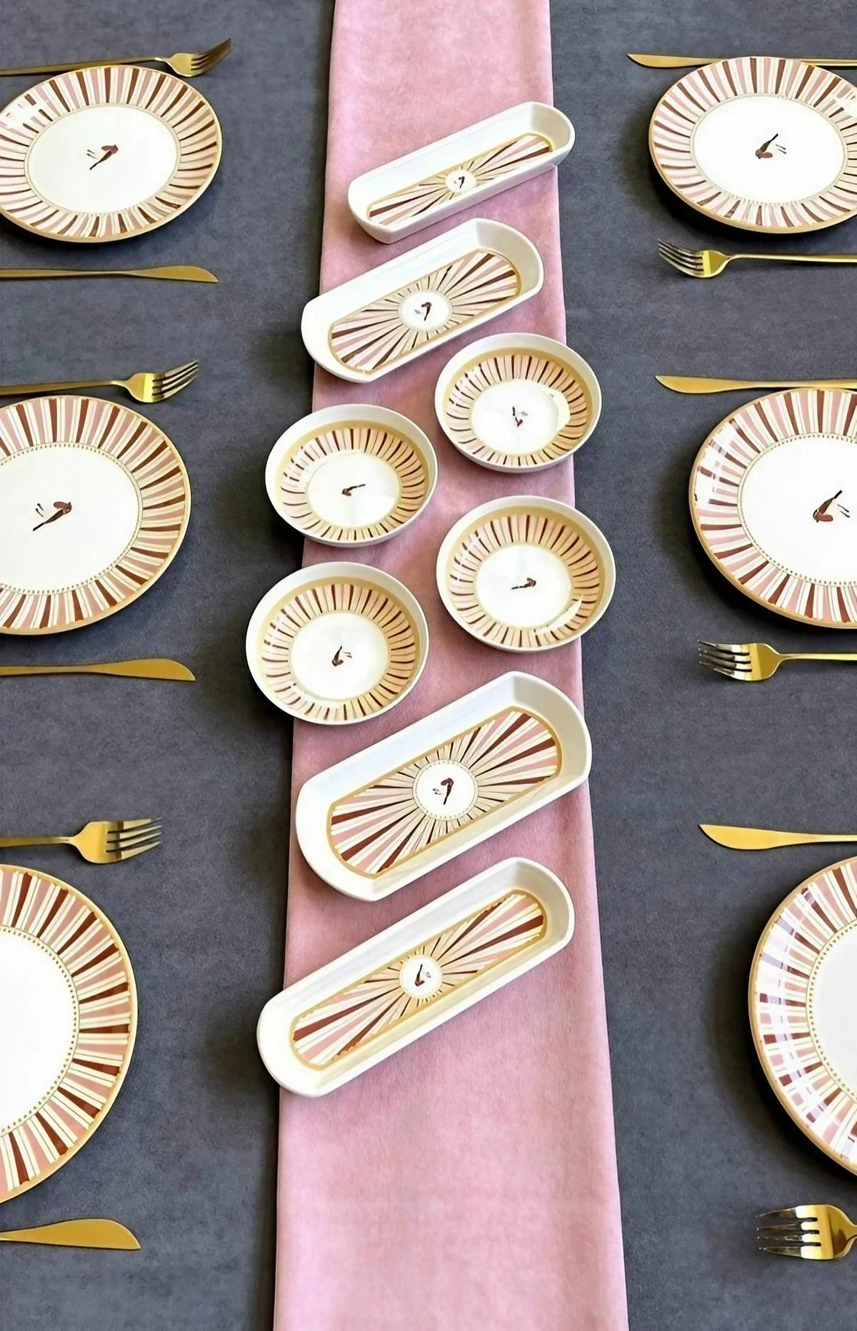 Set mëngjesi 14 pjesësh Hermia Concept, Love Bird, e kuqe