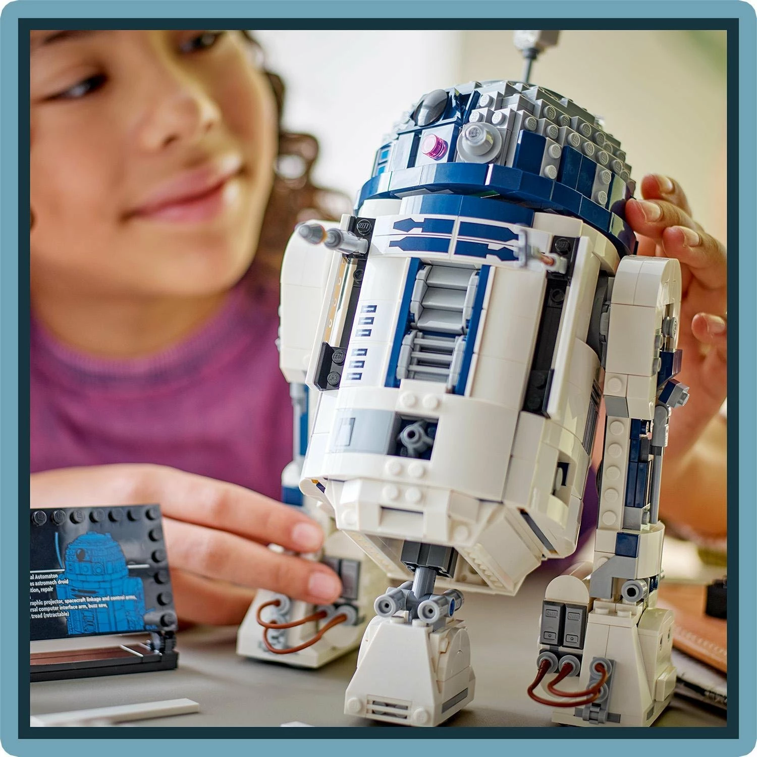 Set LEGO Star Wars R2-D2 75379, 1050 pjesë