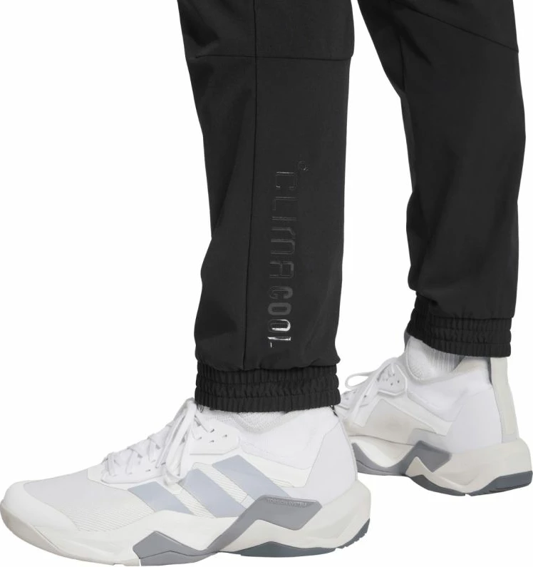 Pantallona sportive për meshkuj adidas Tech Apparel JM8135, të zeza [Madhësia: L]