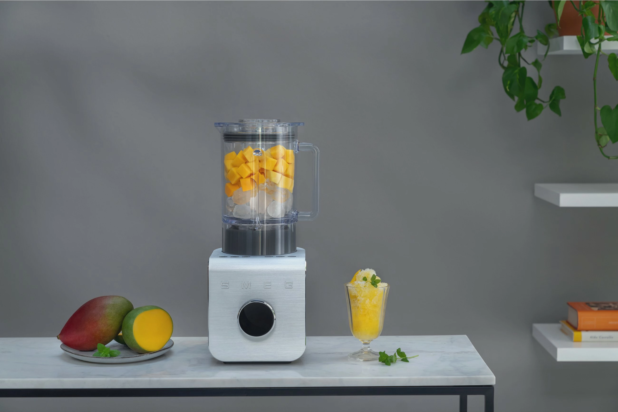 Blender tavoline SMEG BLC01BLMEU, 1400W, 9 shpejtësi, inox/zezë