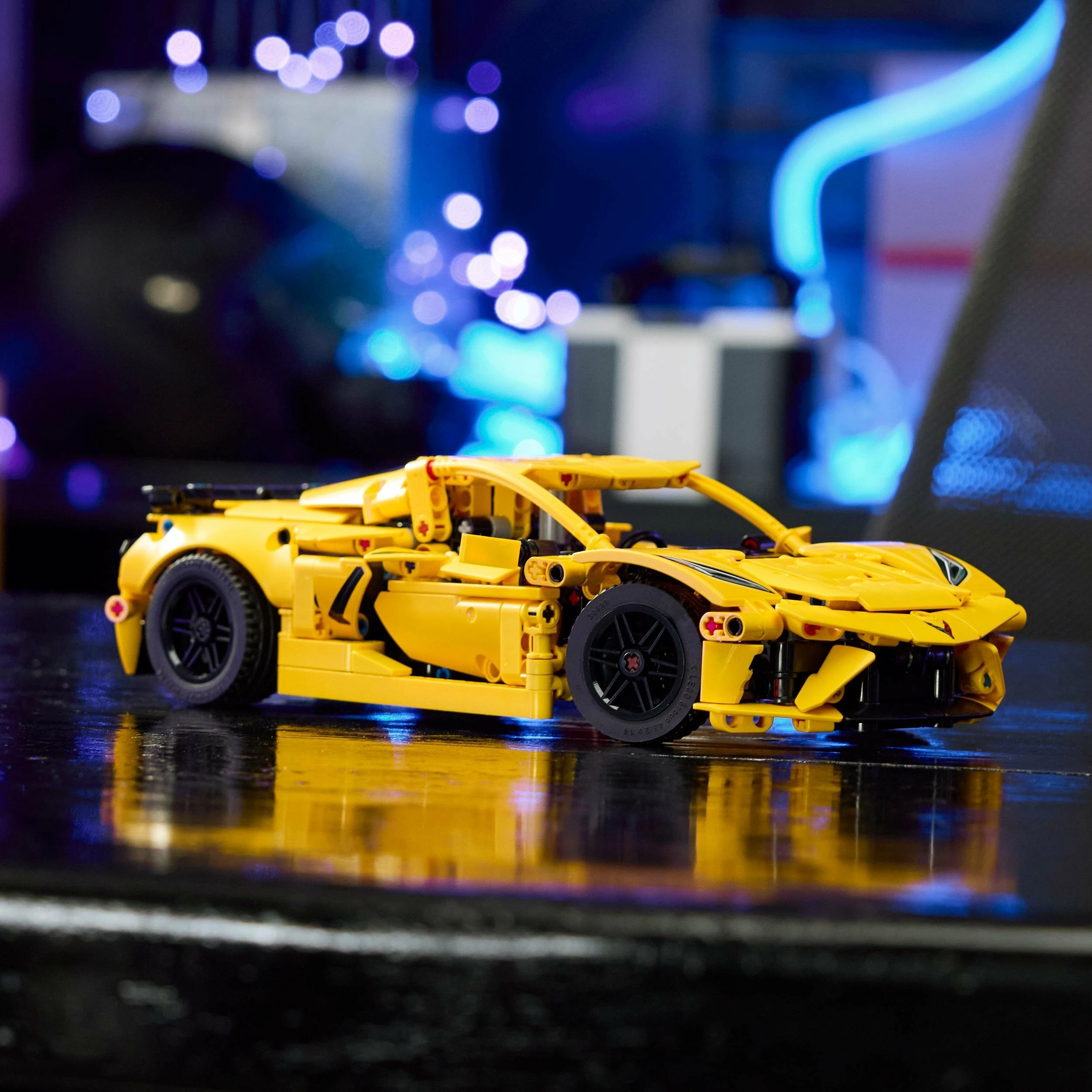 Set LEGO Technic Chevrolet Corvette Stingray 42205, 732 copë, 9+, i verdhë