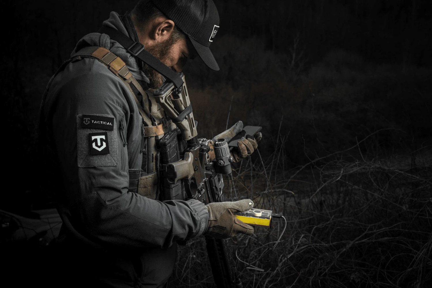 Powerbank Tactical C4 Explosive 19200 mAh 22.5W me display, black/yellow