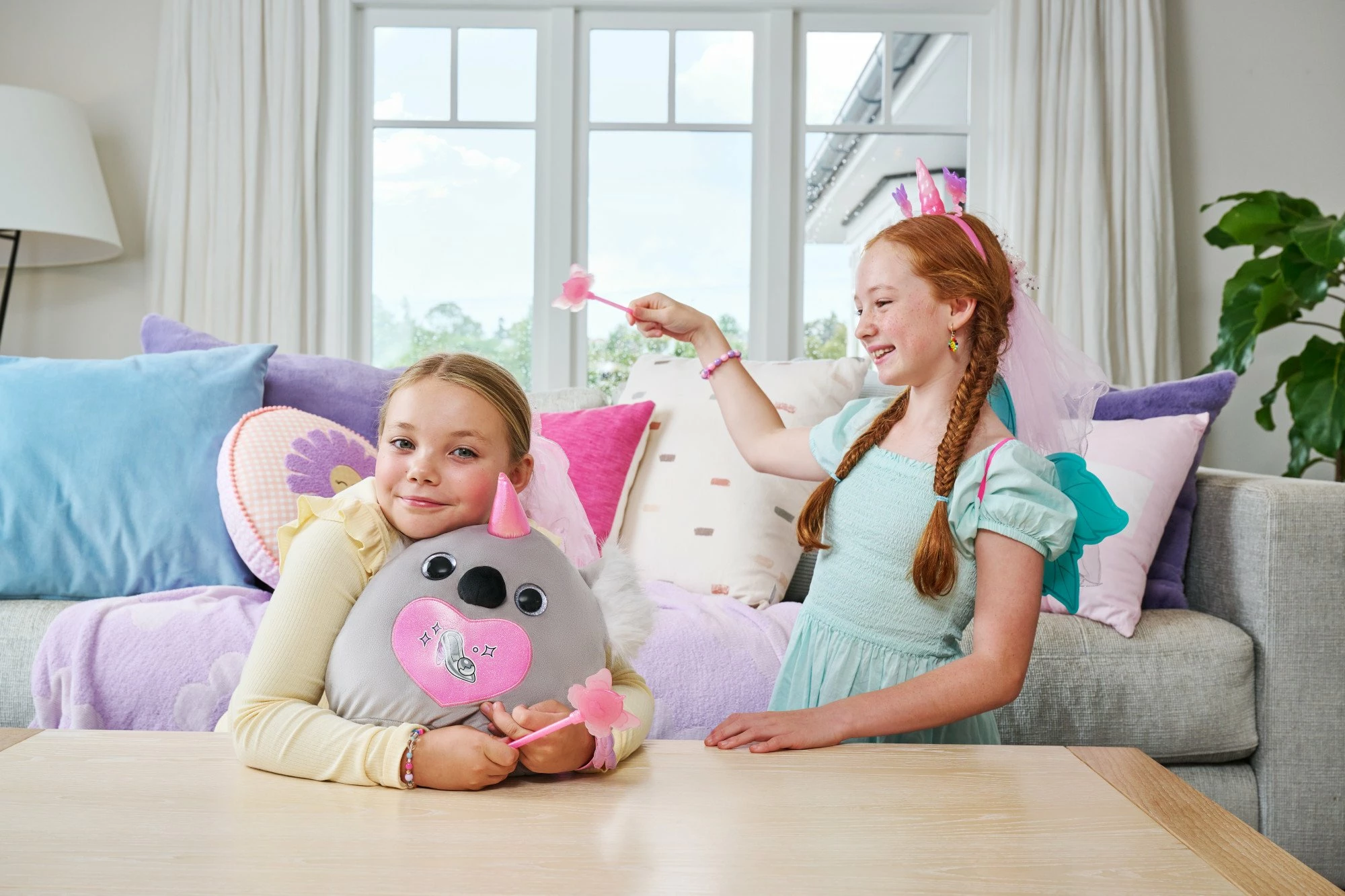 Lodër plush surprizë RAINBOCORNS Eggzania Fairy Mania S1, 50+ surpriza, model i rastësishëm, rozë/gri