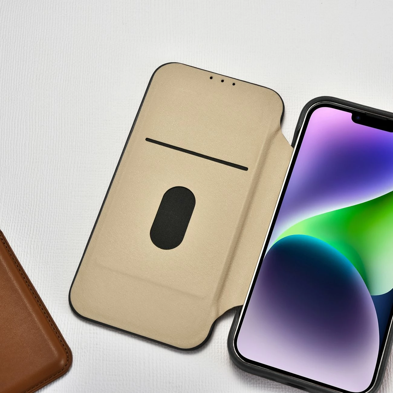 Mbështjellës iCarer CE Premium lëkurë për iPhone 14 Plus, MagSafe, i zi