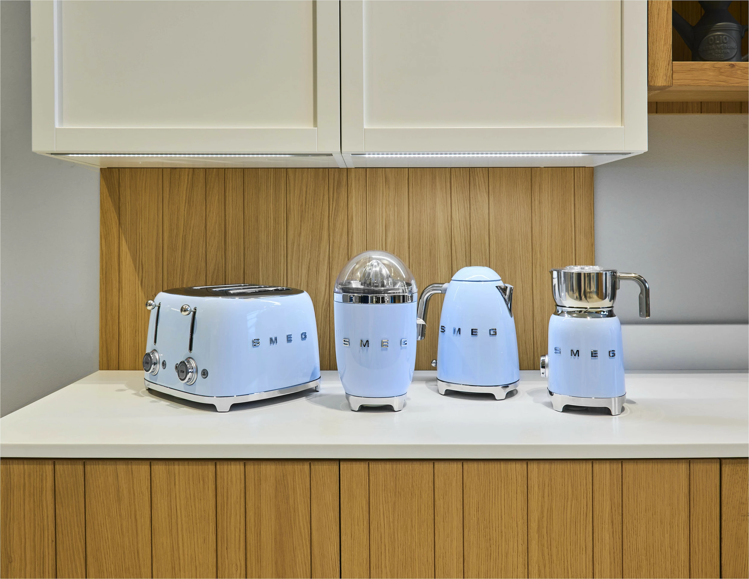 Ibrik elektrik SMEG KLF03PBEU, 1.7L, 2400W, pastel blu