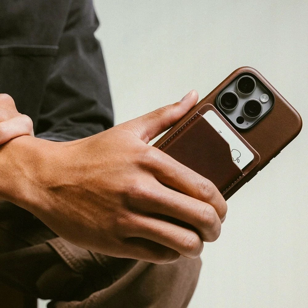 Kuletë lëkure MagSafe Nomad Leather Mag Wallet me Apple Find My, 1-4 kartela, kafe