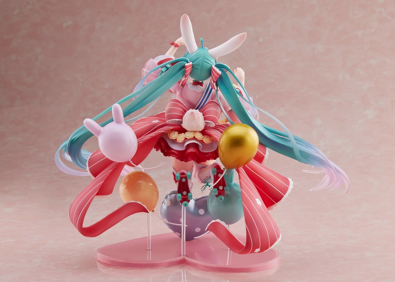 Figurë koleksionuese Square Enix Spiritale Hatsune Miku Birthday 2021 Pretty Rabbit Ver. 1/7