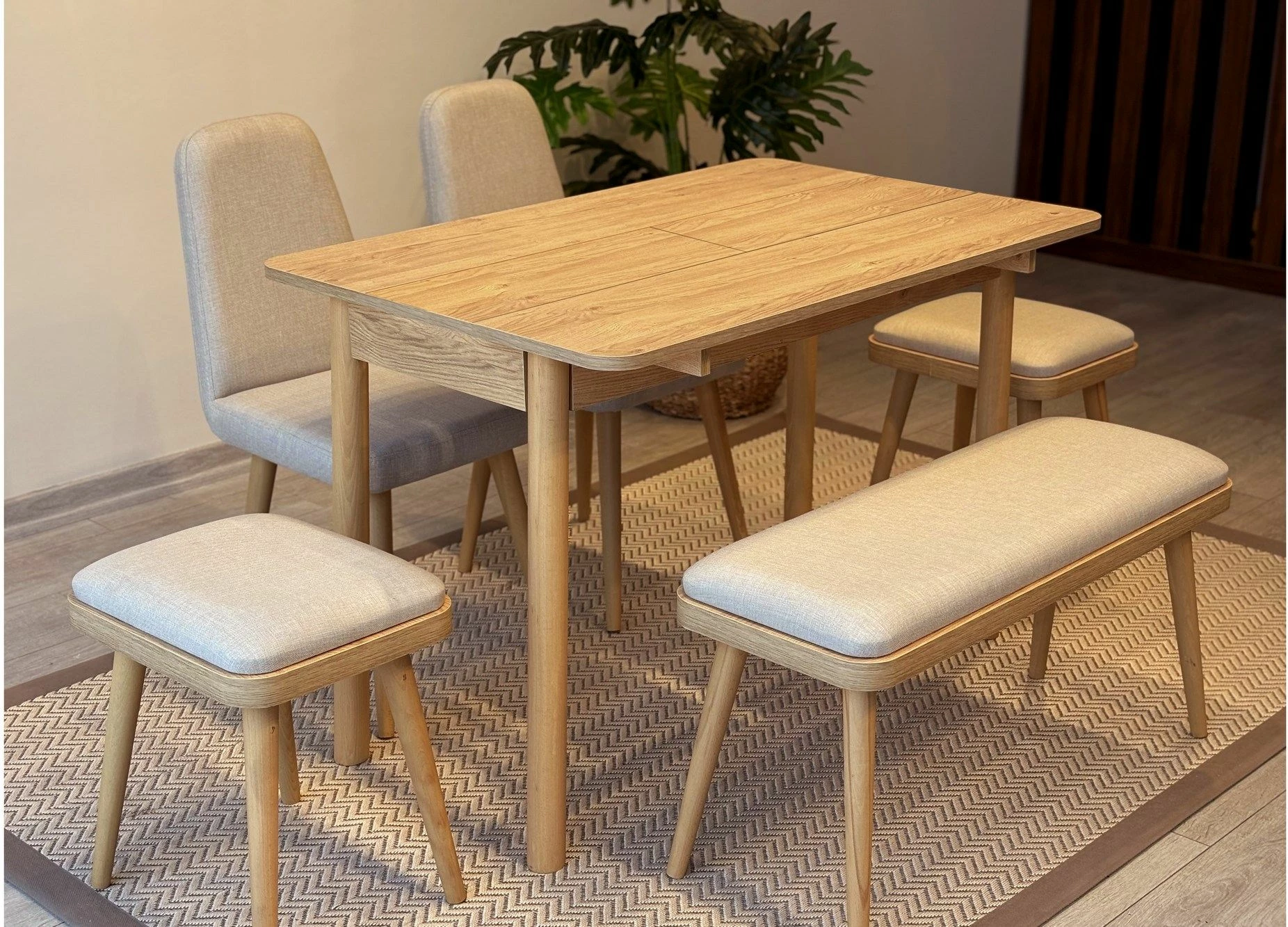 Set tavoline me karrige për ngrënie, zgjatës, 6 pjesë, Skye Decor, Vina Mini 03 1005, ngjyrë lis dhe krem