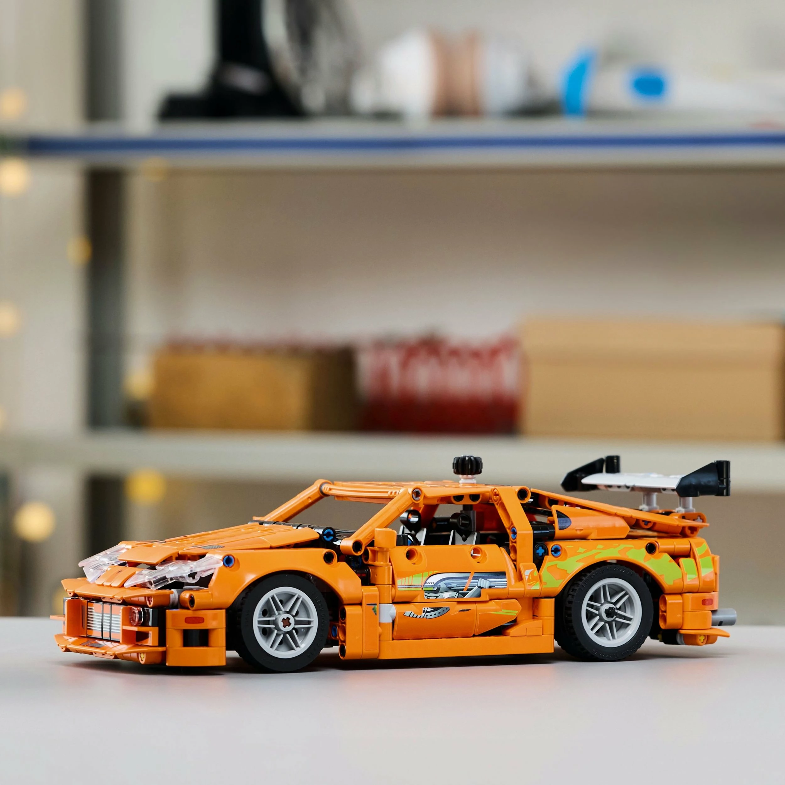 Set LEGO Technic LEGO 42204 Fast and Furious Toyota Supra MK4, 810 pjesë, portokalli