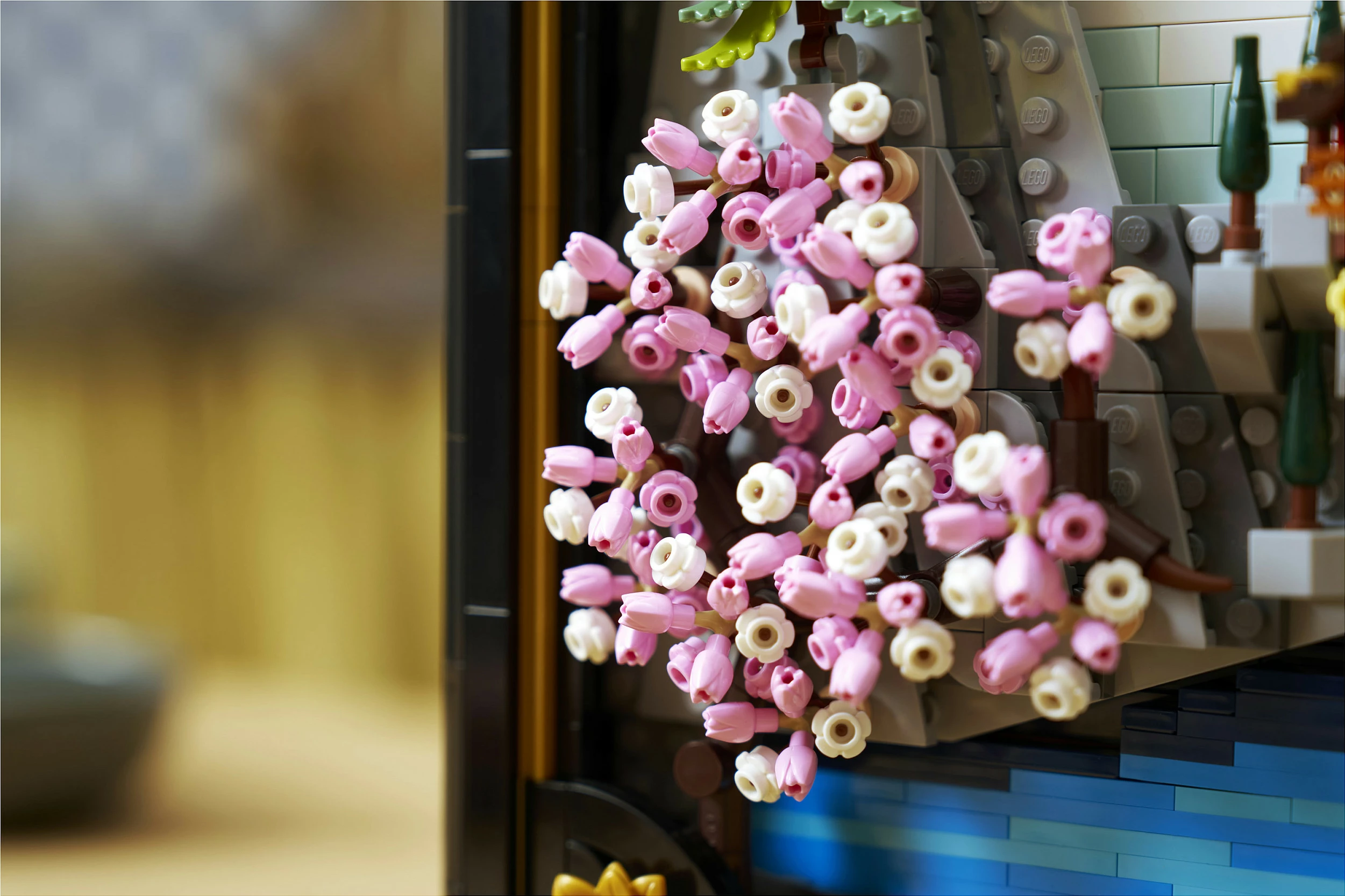 Set ndërtimi LEGO Art 31218 Japanese Cherry Blossom Landscape, 1892 copë, dekor muri 3D, Multikolor