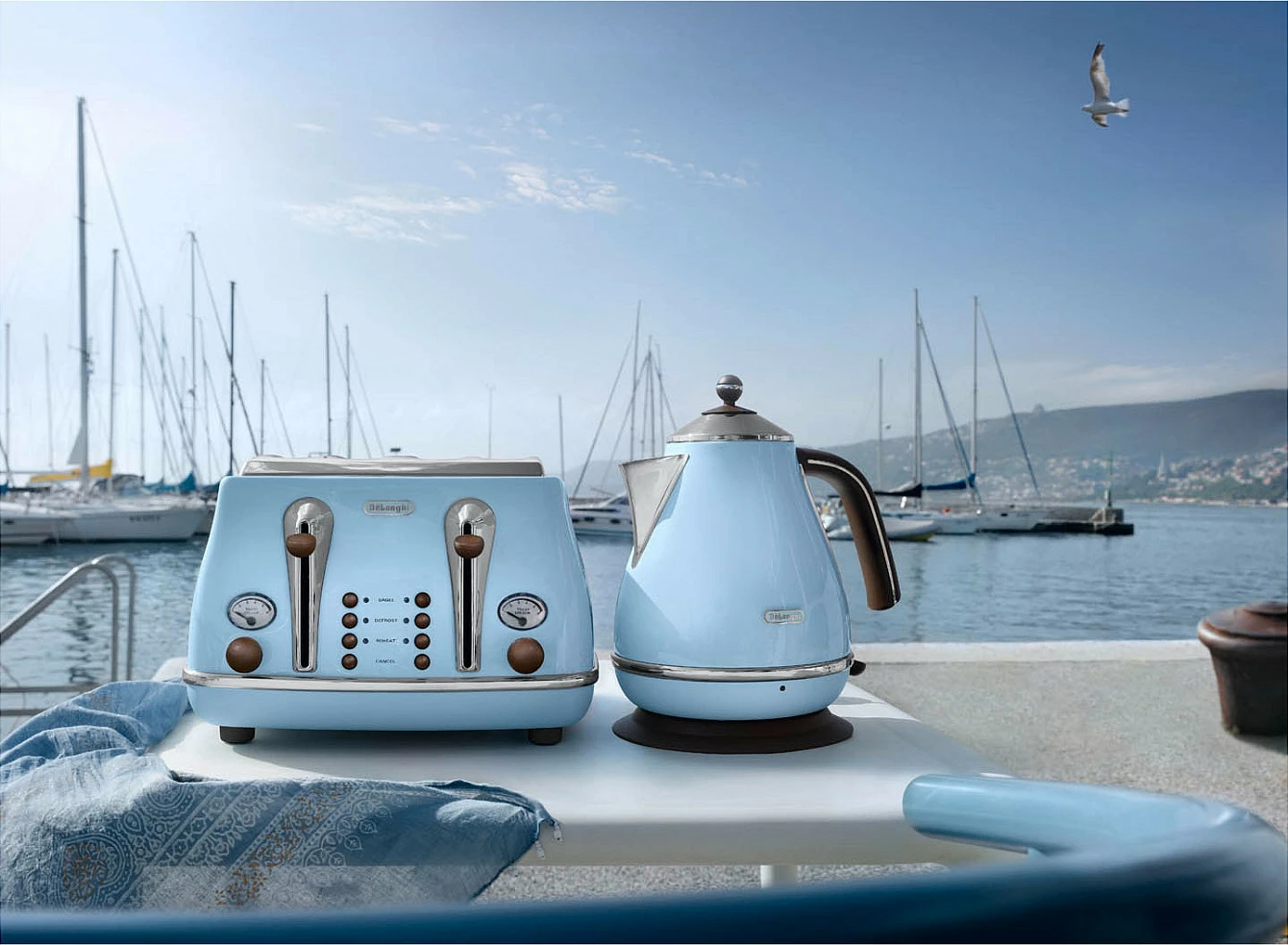 Çajnik elektrik De’Longhi KBOV 2001.AZ, 1.7L, 2000W, blu