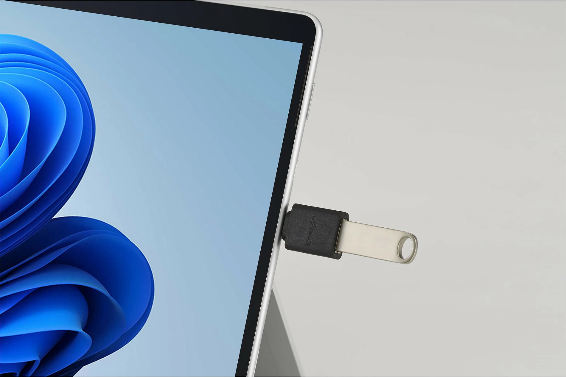 Adapter USB-C në USB-A Kensington CA1010, 5Gbps, 3A, e zezë