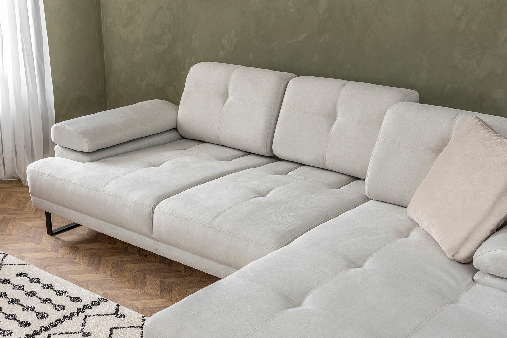 Këndollëse Atelier del Sofa, Mustang Large, e djathtë, bezhë