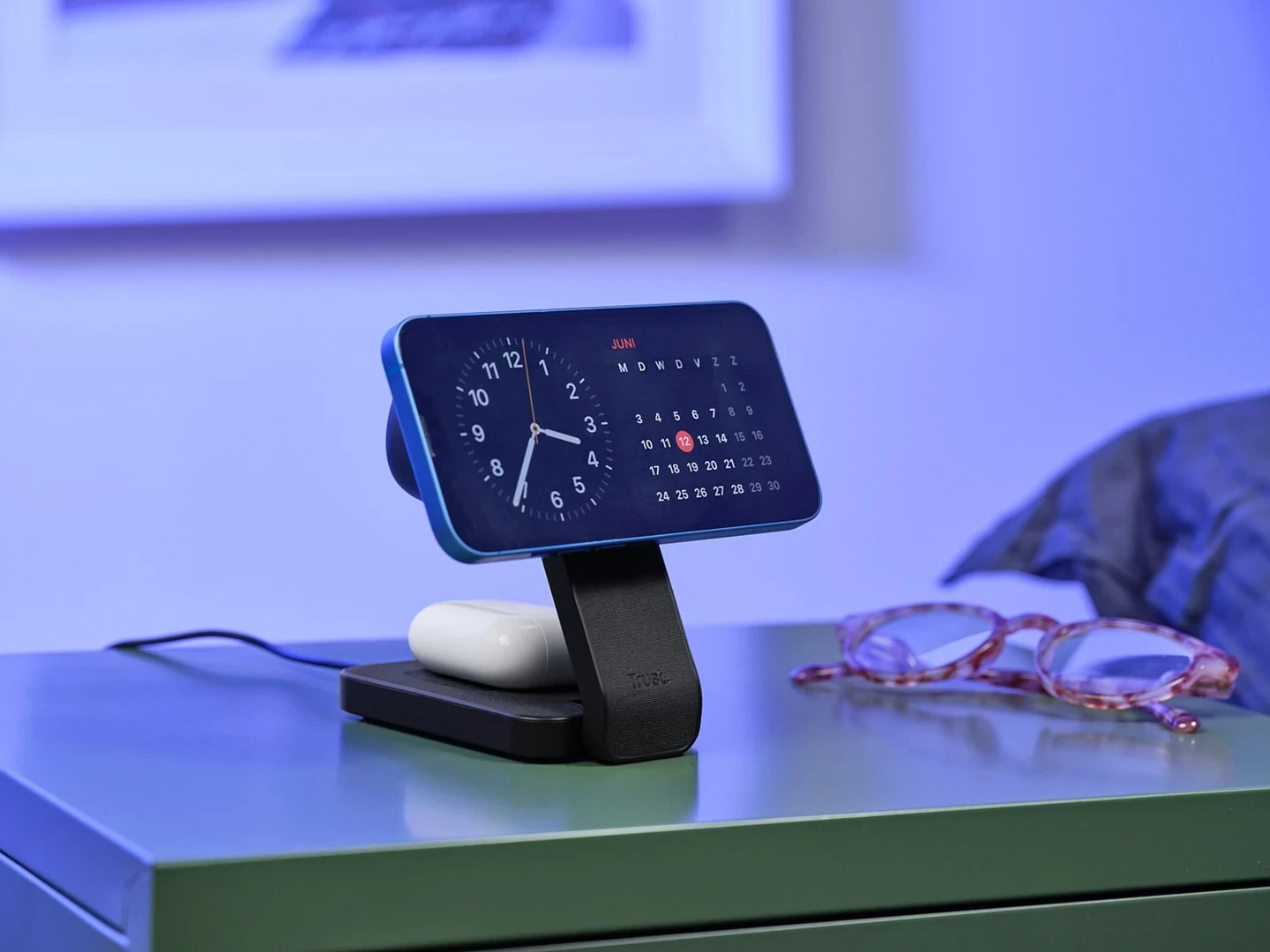 Karikues wireless Trust Viro, për kufje, celular, smartwatch, i zi