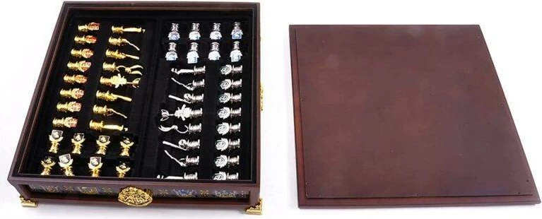 Set shahu NOBLE COLLECTION Harry Potter Quidditch Chess, 34 cm, 4 sete figurash (argjend/ari)