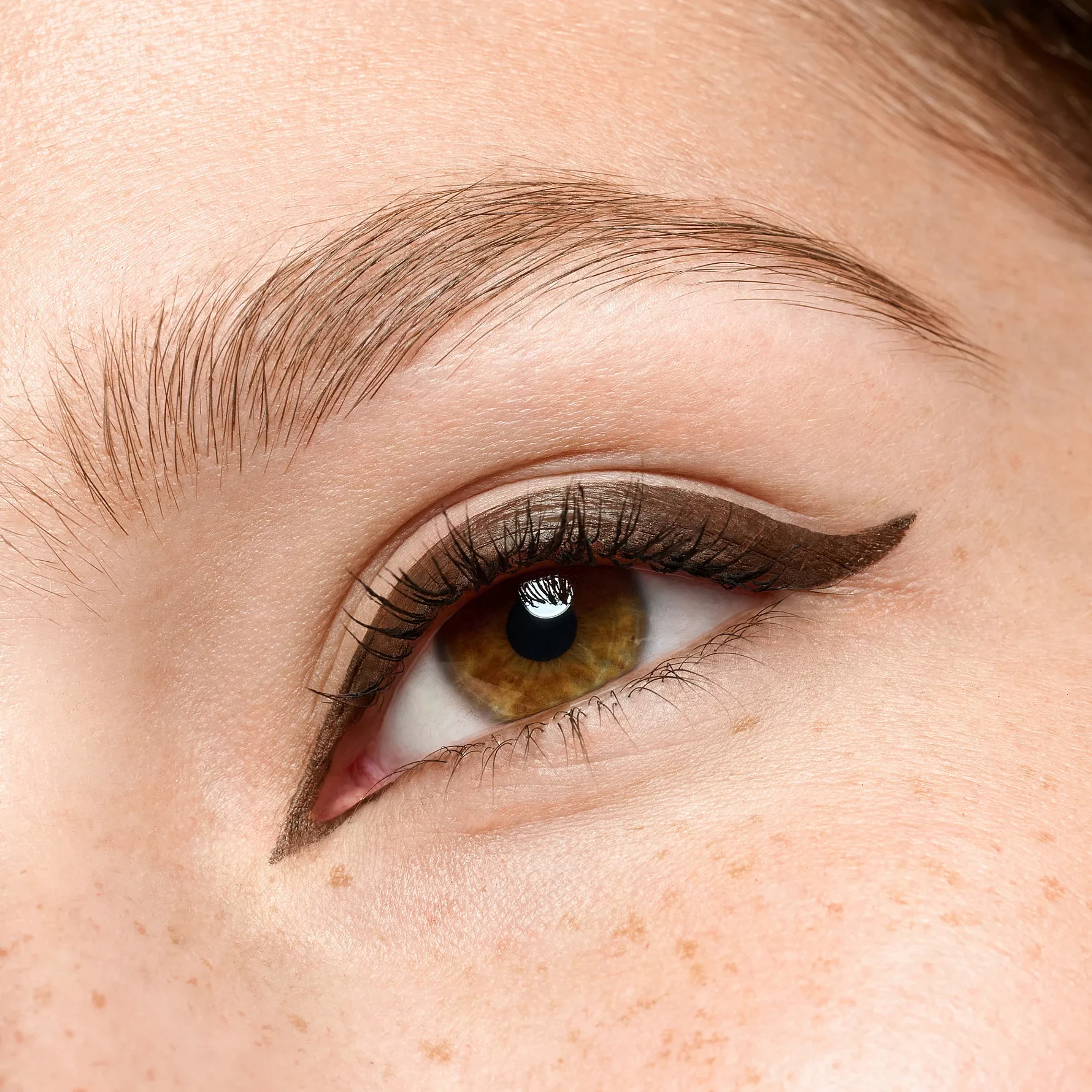Essence Eyeliner-Pen Extra Long-lasting