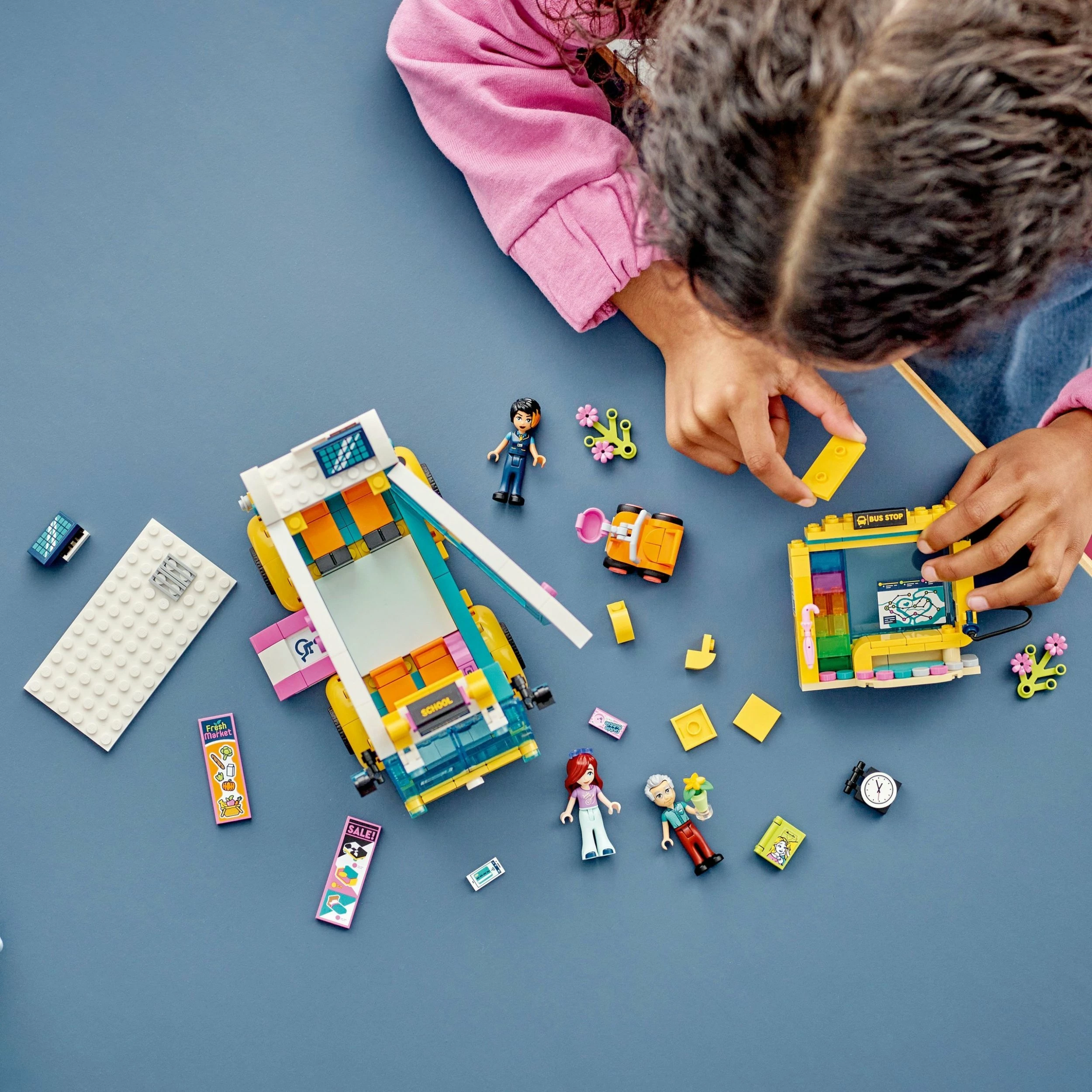 Set ndërtimi LEGO Friends Autobus i qytetit Heartlake 41759, 480 elemente, 3 minifigura, 7+, shumëngjyrëshe