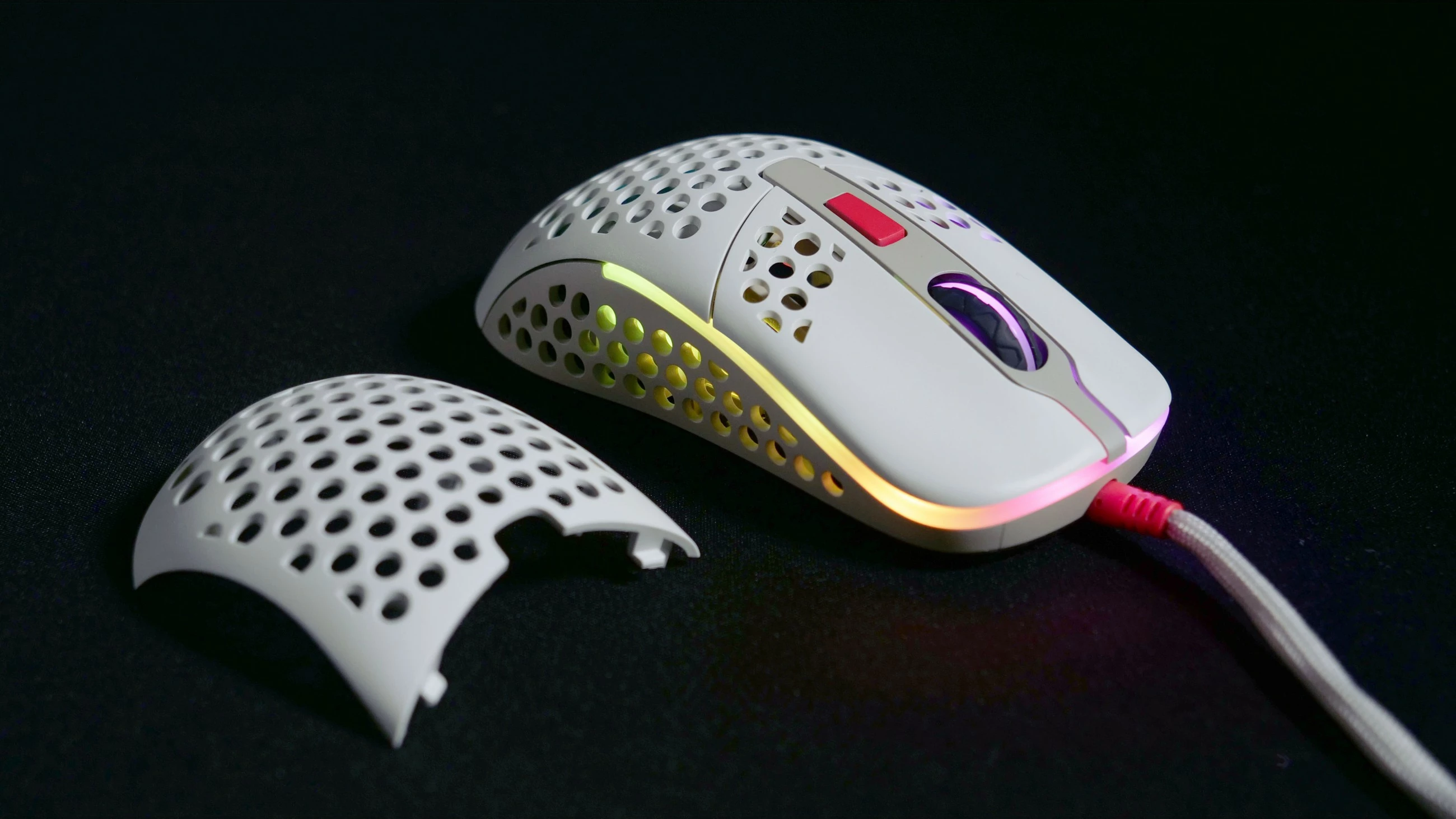 Maus Cherry XTRFY M42, Optik, USB Type-A, 16000 DPI, Multikolor