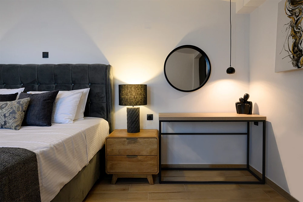 Komodinë ovale me 2 sirtarë, ngjyrë natyrale, 60.2x39.5x54.7