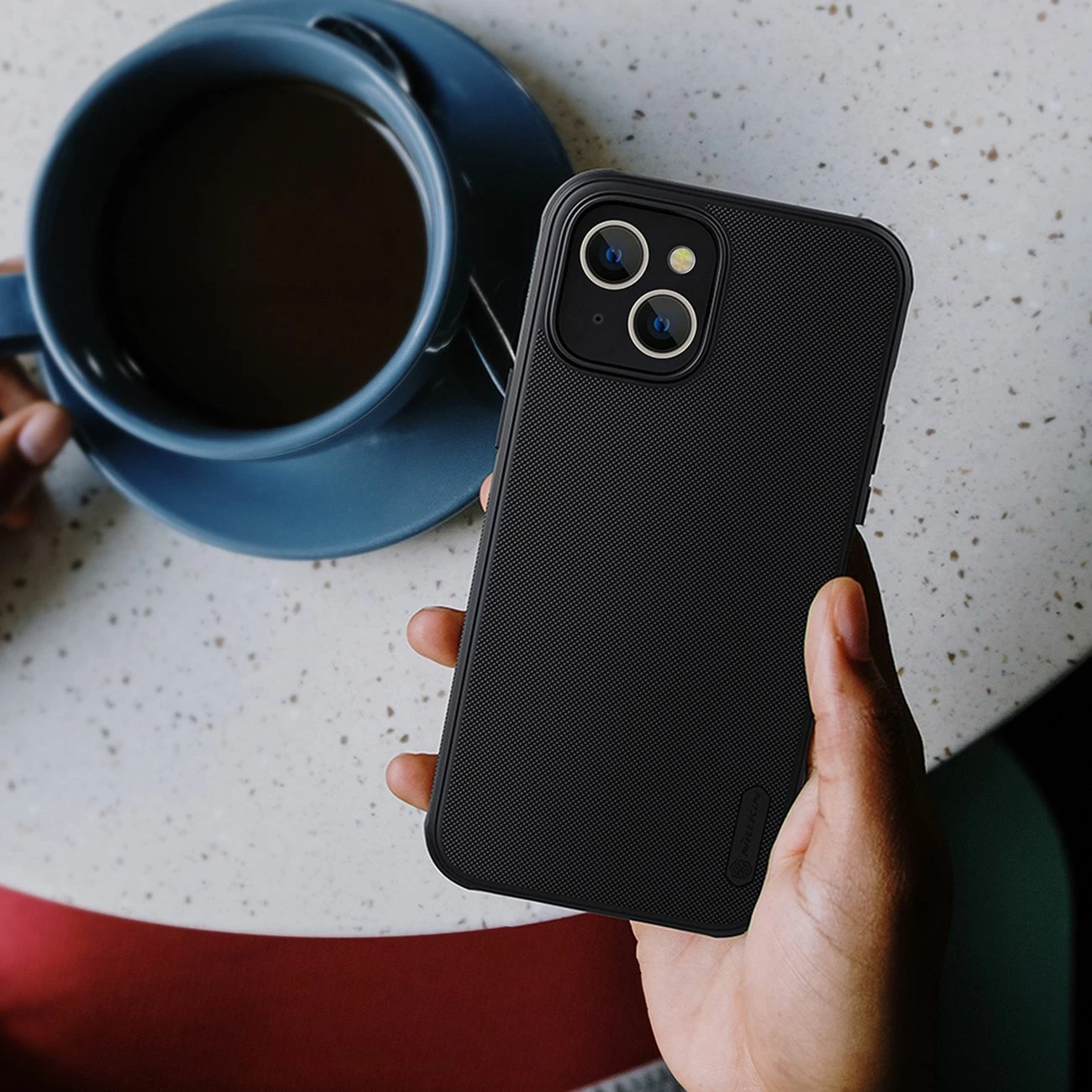 Mbështjellës Nillkin Super Frosted Shield Pro për iPhone 14 Plus, i zi